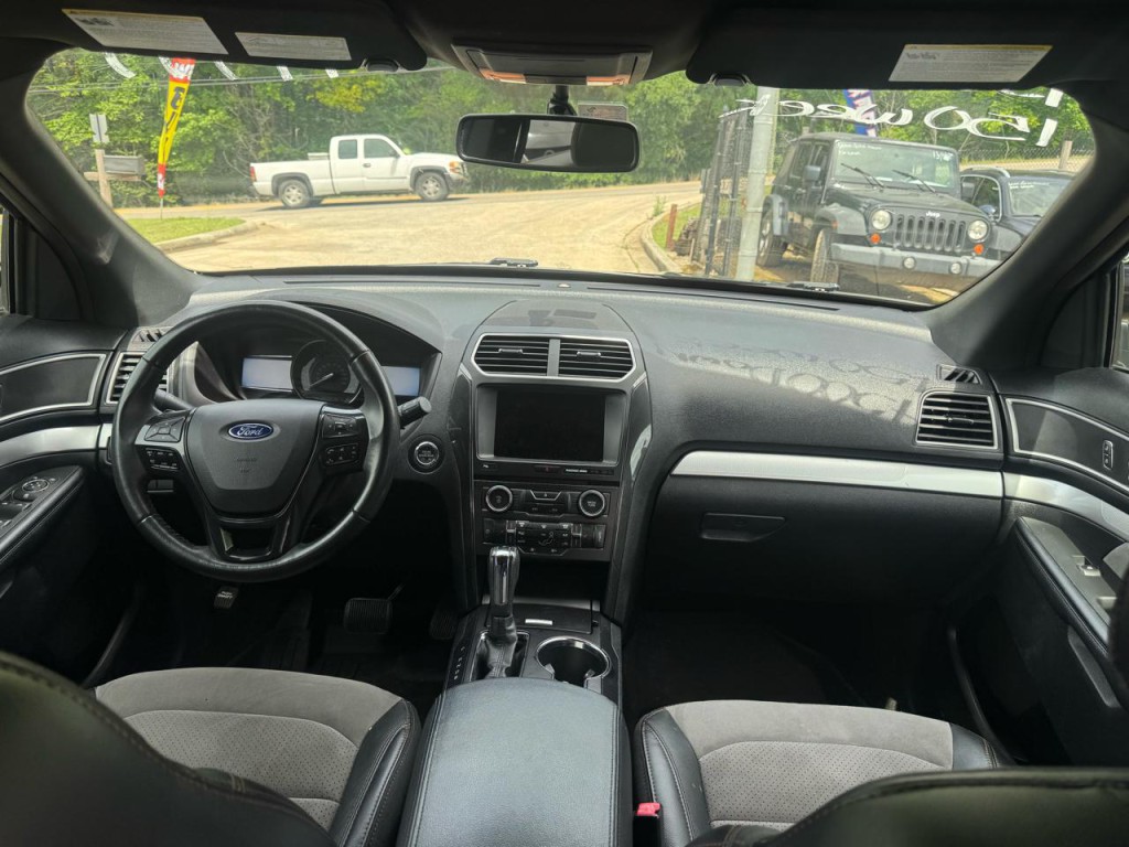 2017 Ford Explorer Image 7