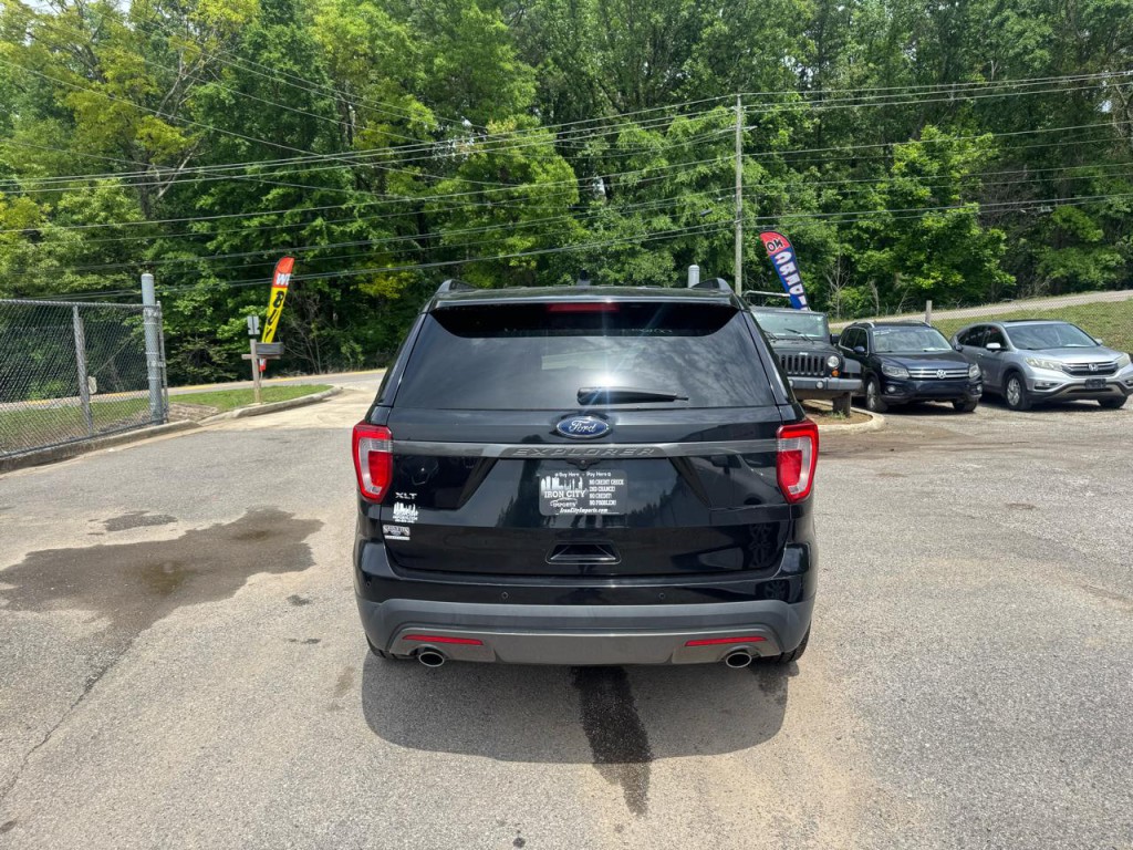 2017 Ford Explorer Image 8