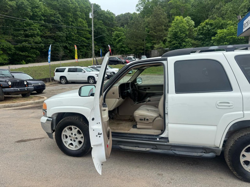 2003 Chevrolet Tahoe Image 3