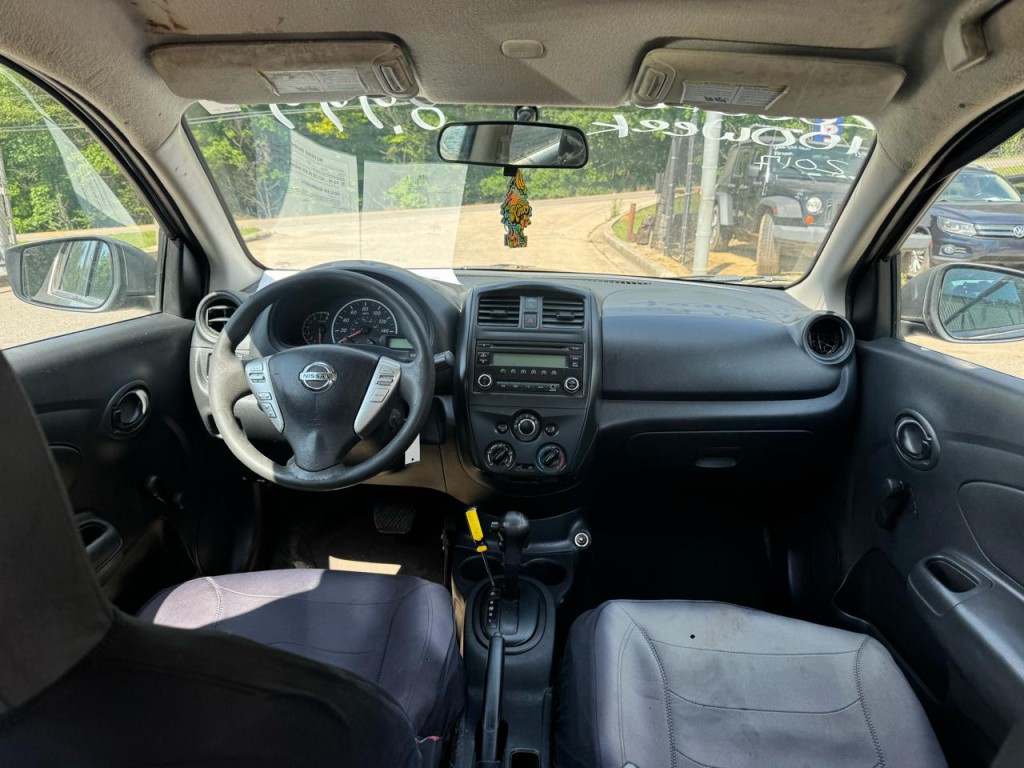 2017 Nissan Versa Image 7