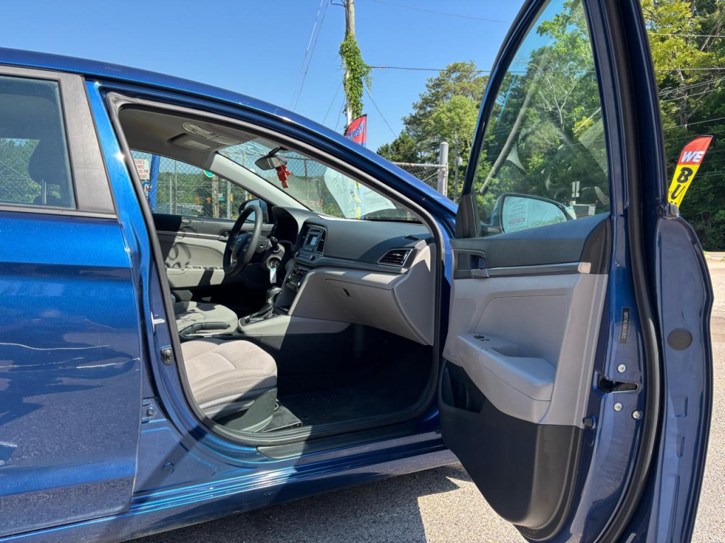 2018 Hyundai Elantra Image 8