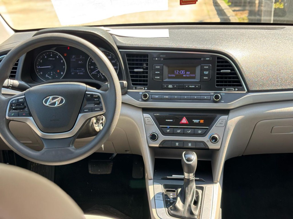 2018 Hyundai Elantra Image 9