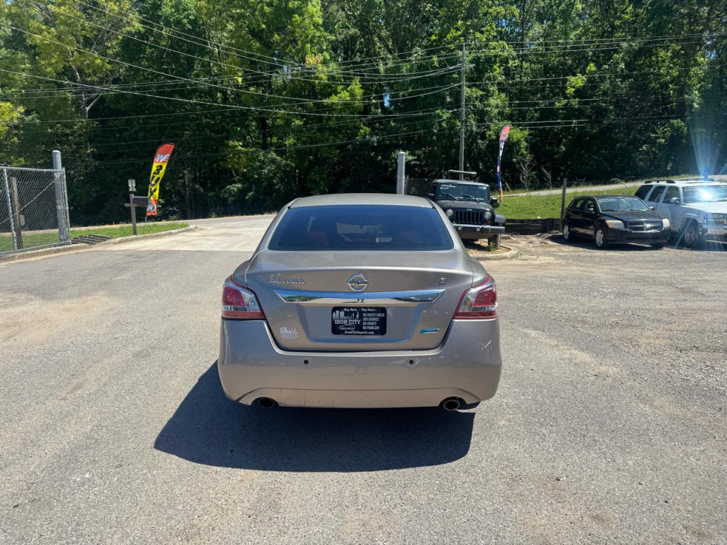 2013 Nissan Altima Image 8