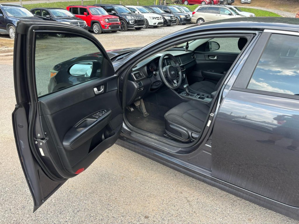 2017 Kia Optima Image 5