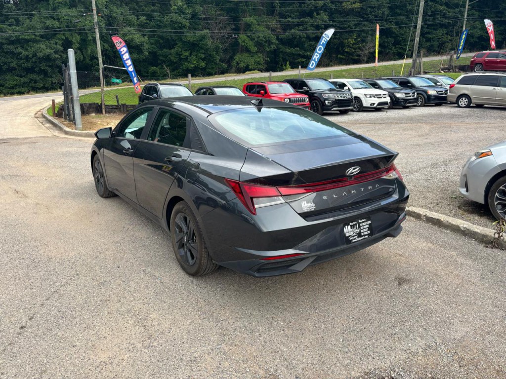 2021 Hyundai Elantra Image 4