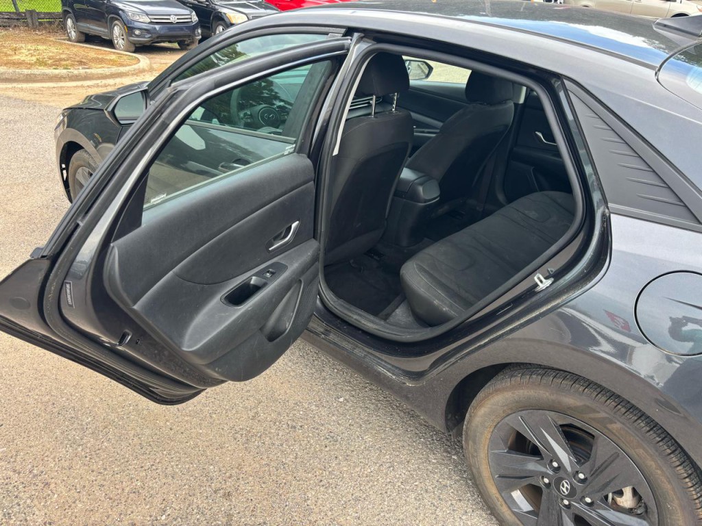 2021 Hyundai Elantra Image 6