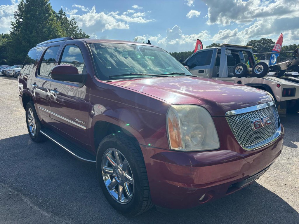 2011 GMC Yukon Image 2