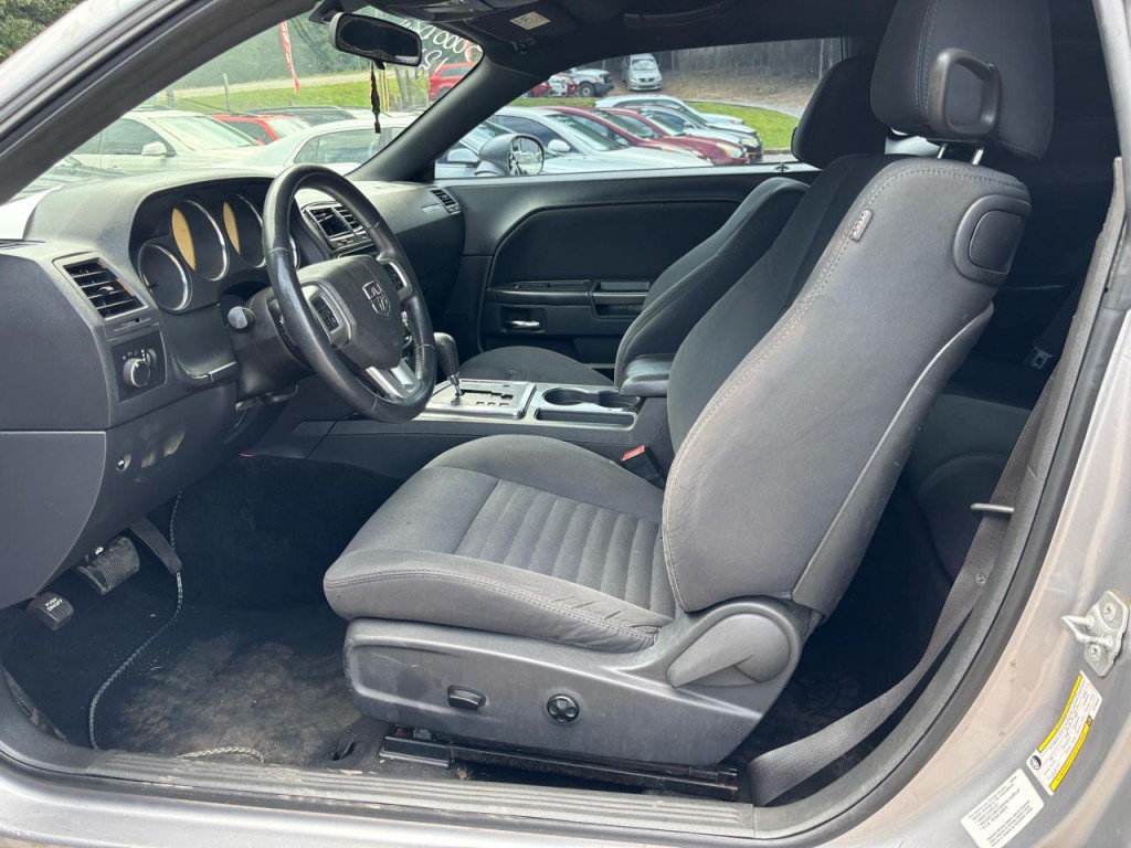 2014 Dodge Challenger Image 6