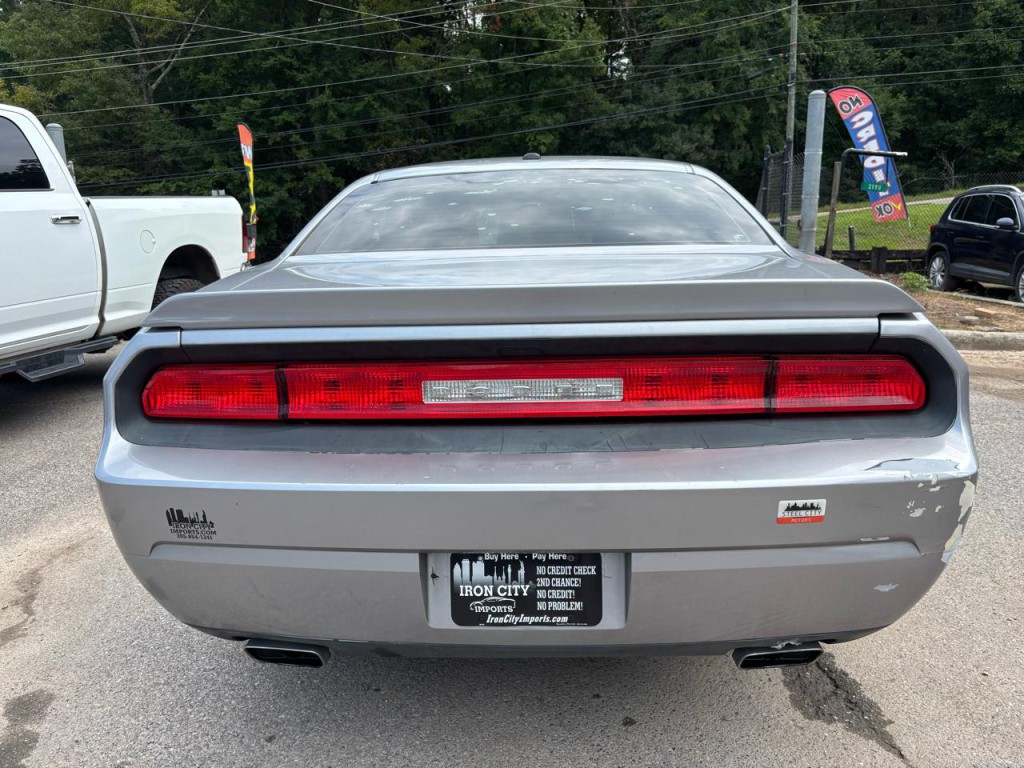 2014 Dodge Challenger Image 10