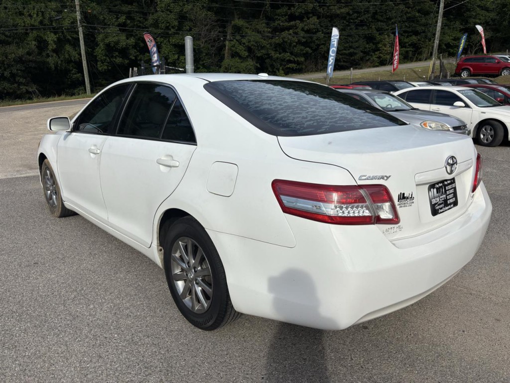 2010 Toyota Camry Image 4