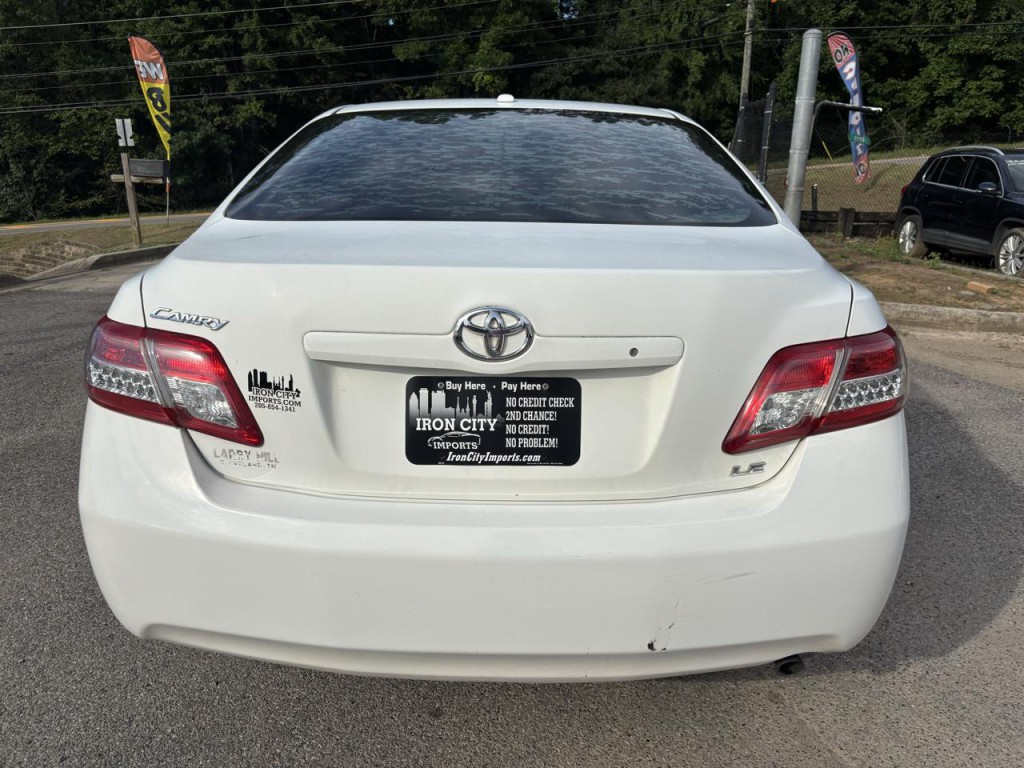 2010 Toyota Camry Image 12