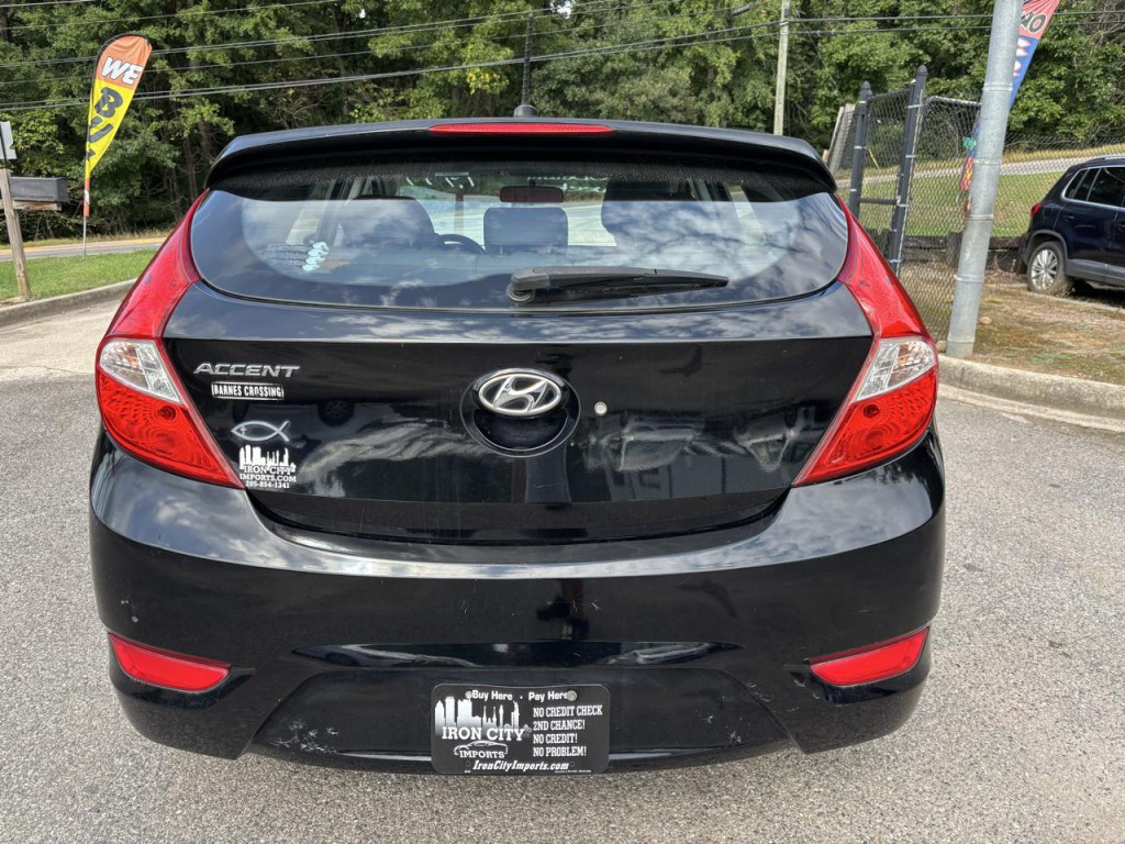2014 Hyundai Accent Image 13