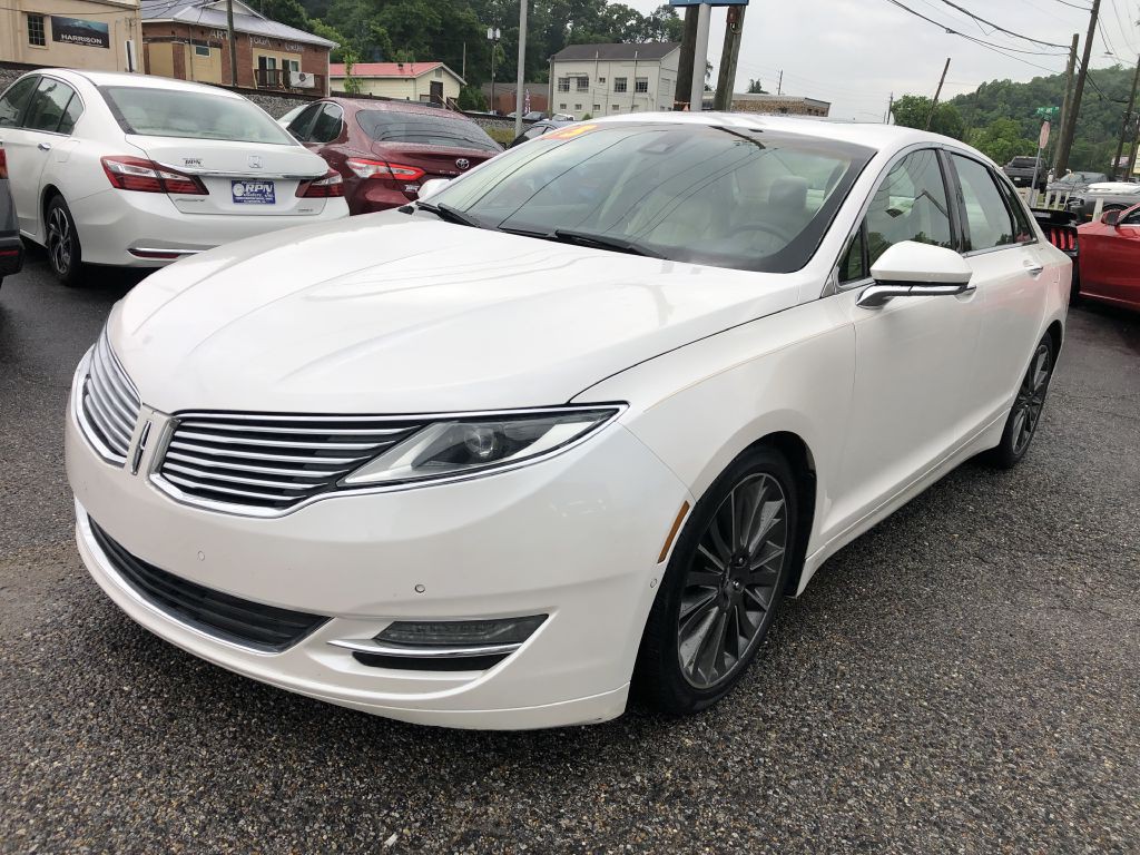 2013 Lincoln MKZ Image 2