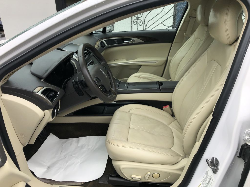 2013 Lincoln MKZ Image 13