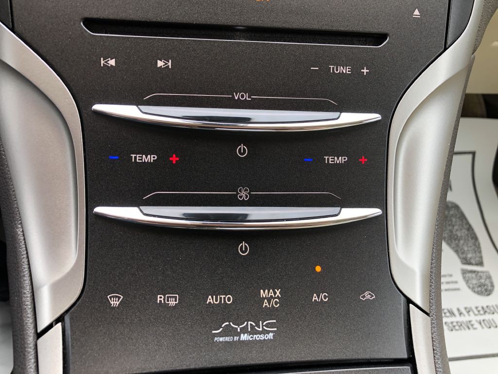 2013 Lincoln MKZ Image 32