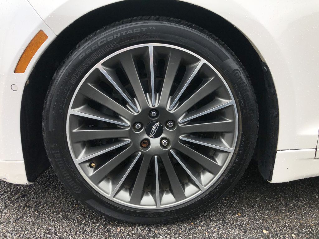 2013 Lincoln MKZ Image 40