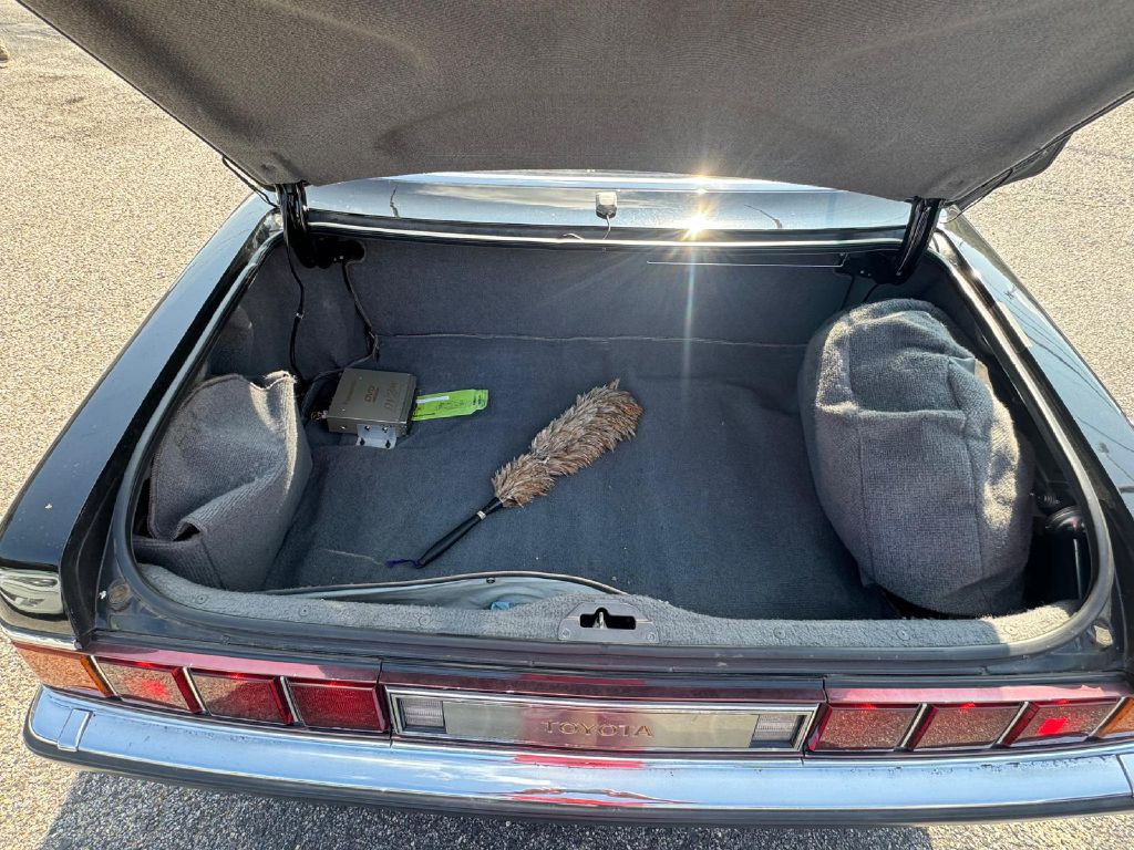 1991 Toyota Century Image 8