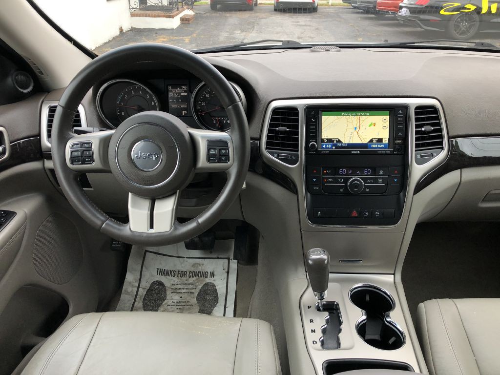 2012 Jeep Grand Cherokee Image 16