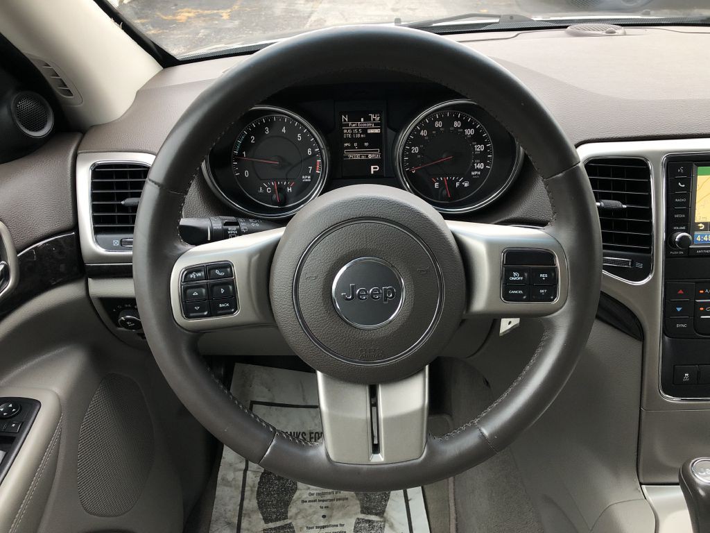 2012 Jeep Grand Cherokee Image 27