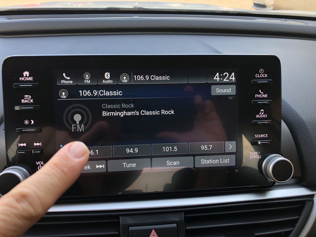 2021 Honda Accord Image 25