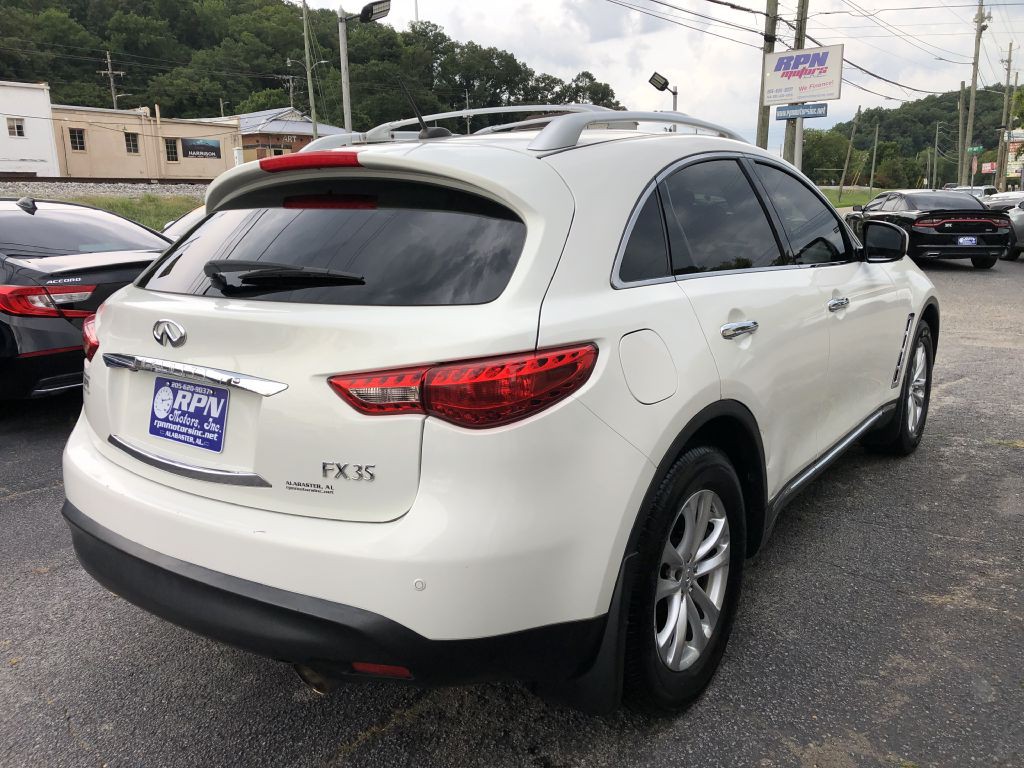 2011 INFINITI FX35 Image 4