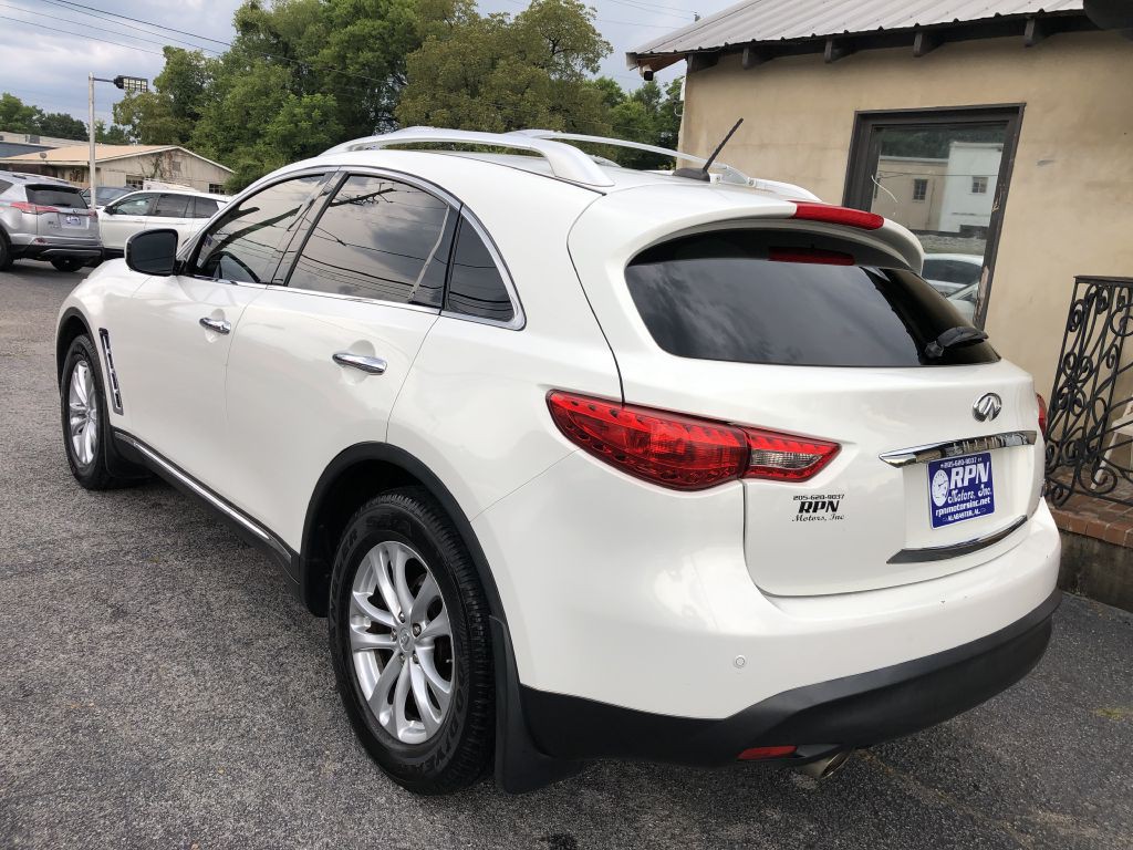 2011 INFINITI FX35 Image 5