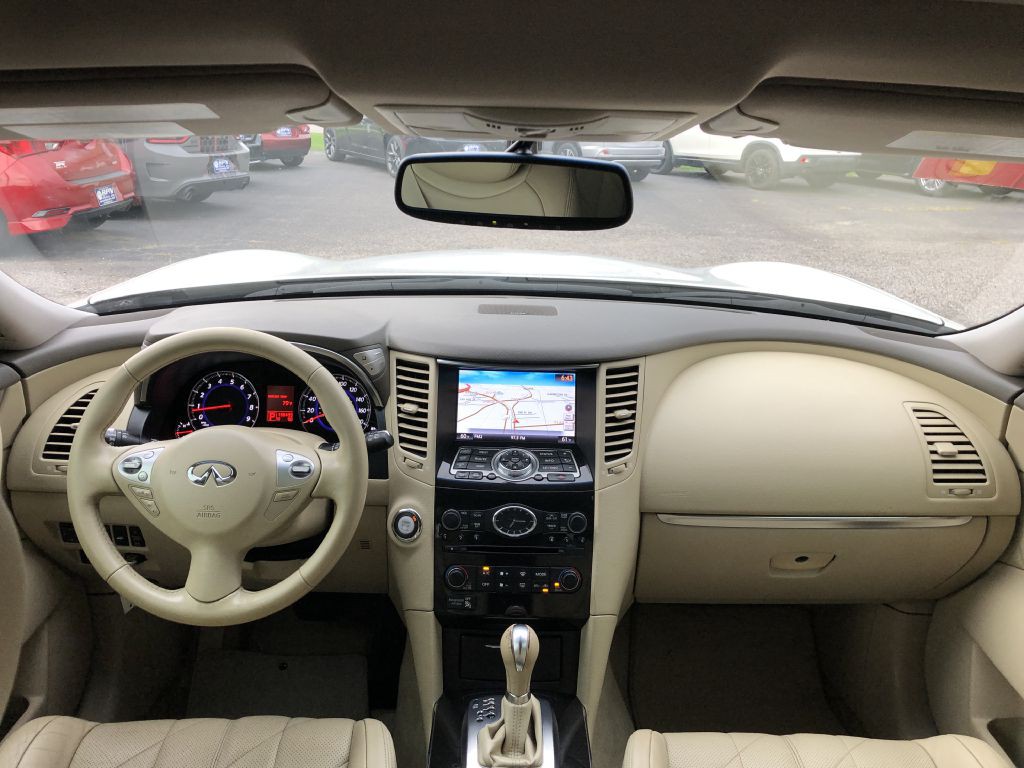 2011 INFINITI FX35 Image 19