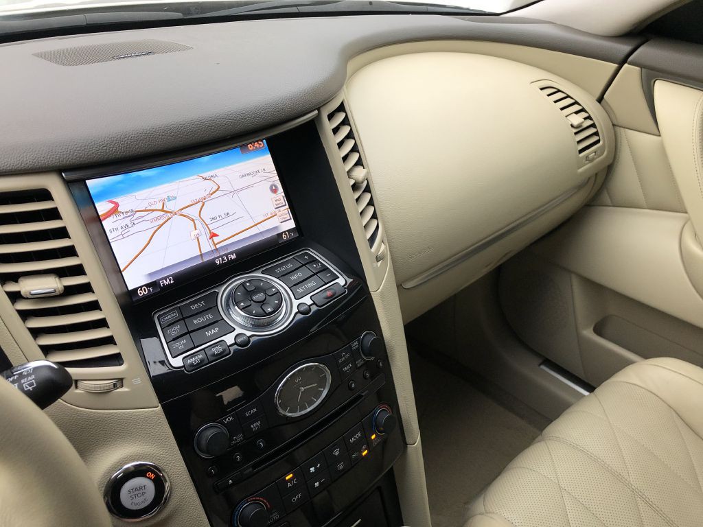 2011 INFINITI FX35 Image 20