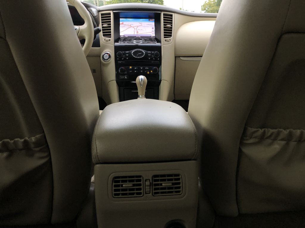 2011 INFINITI FX35 Image 24
