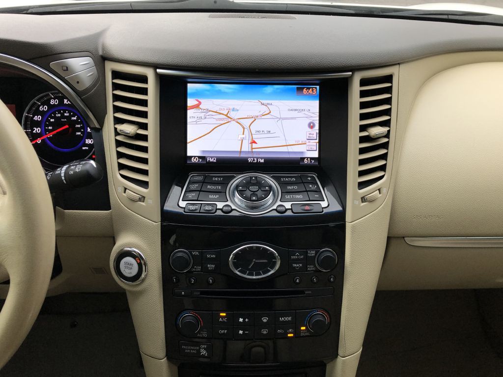 2011 INFINITI FX35 Image 29