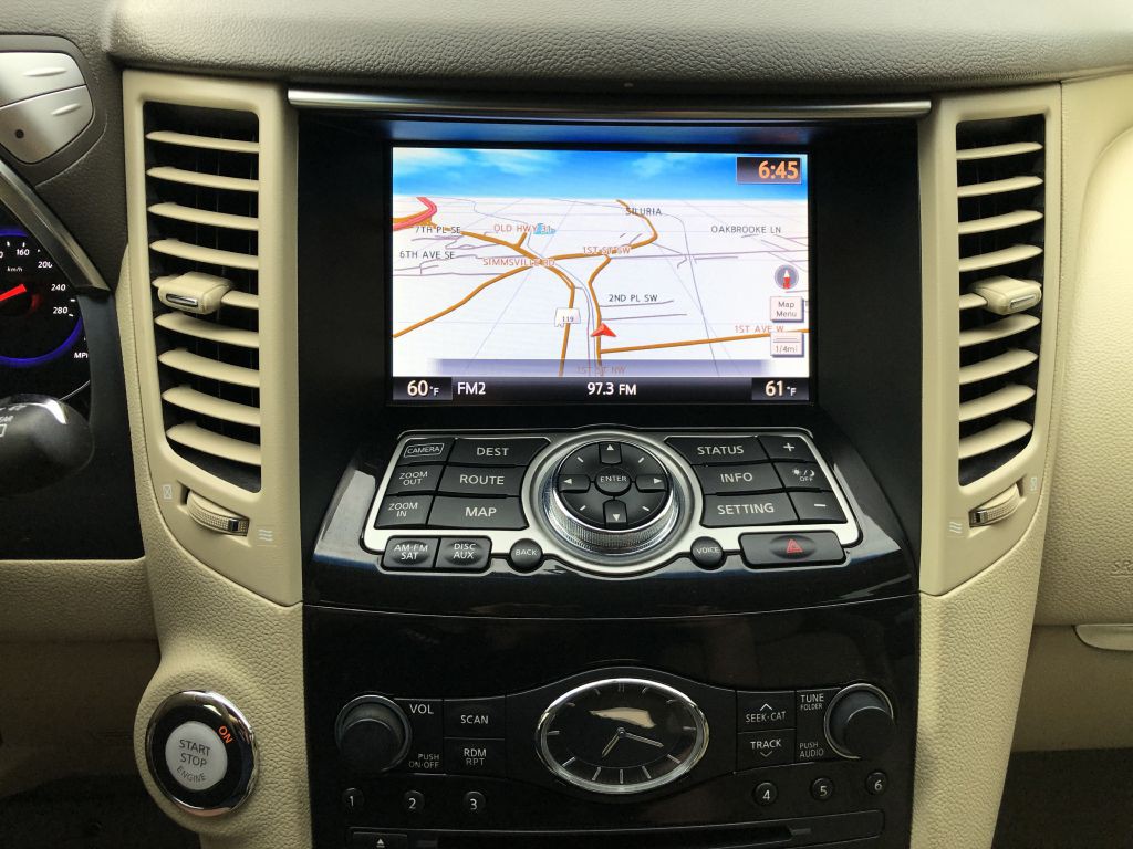 2011 INFINITI FX35 Image 30