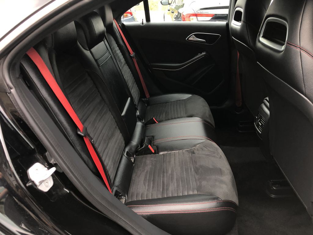 2015 Mercedes-Benz CLA-Class Image 12