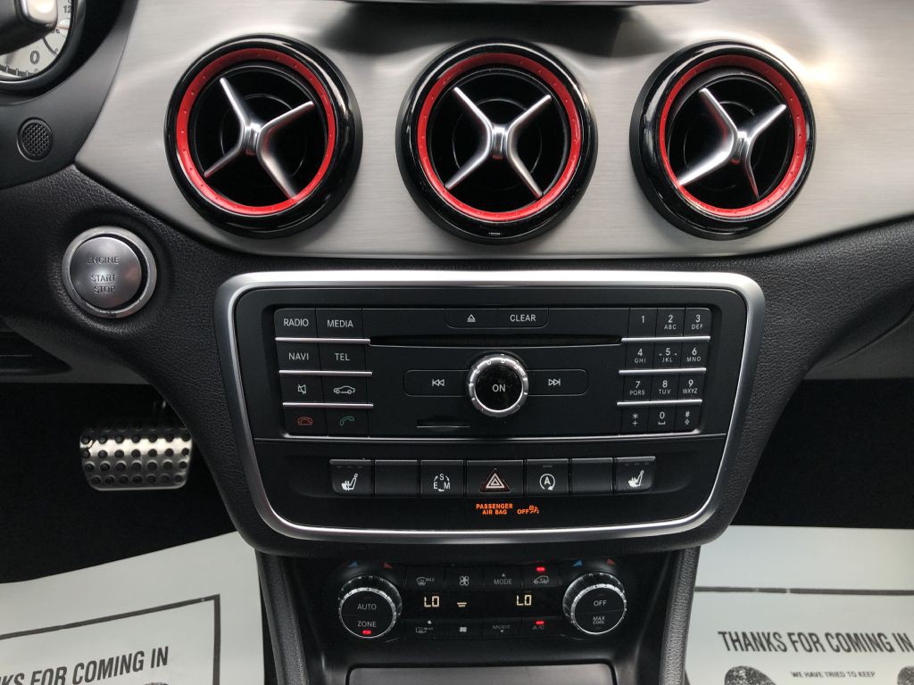 2015 Mercedes-Benz CLA-Class Image 25
