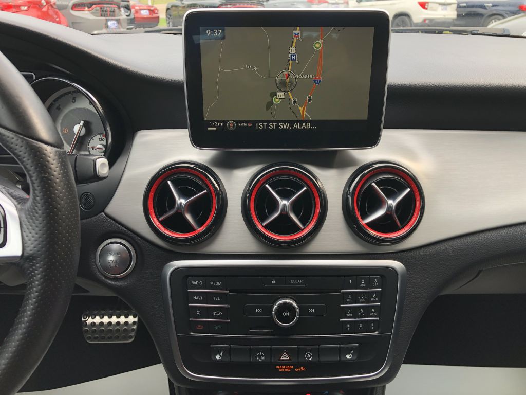 2015 Mercedes-Benz CLA-Class Image 26