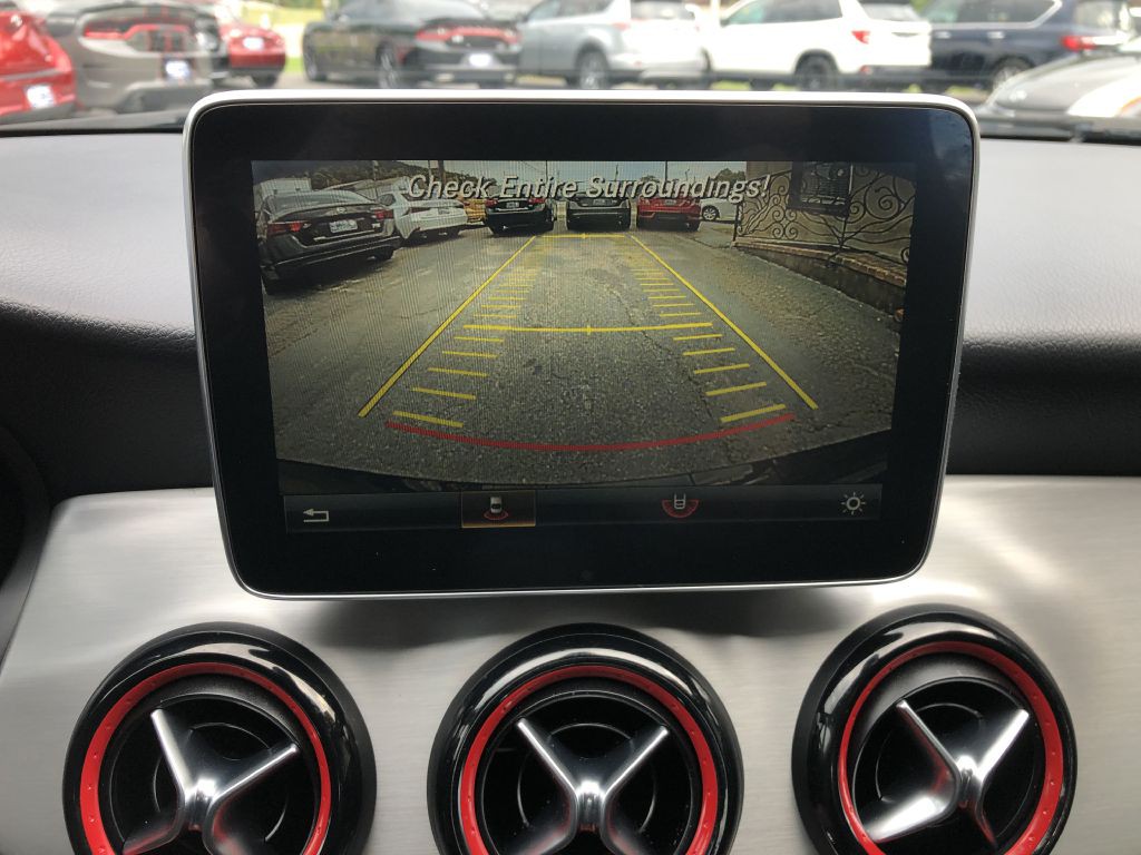 2015 Mercedes-Benz CLA-Class Image 31