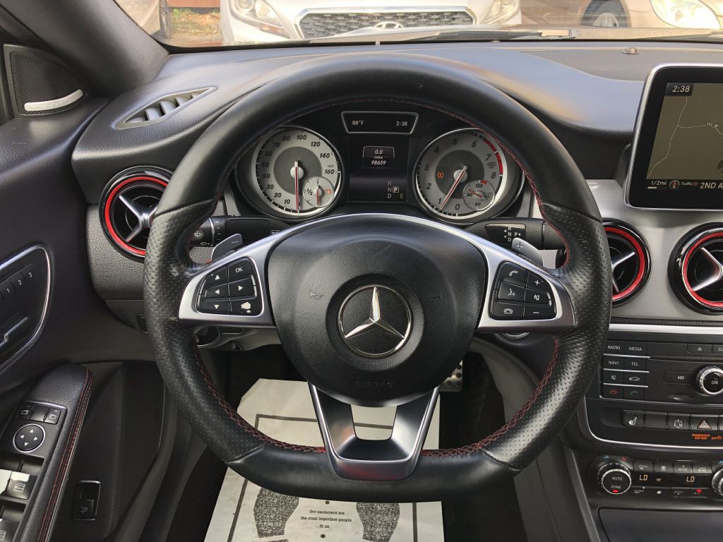 2015 Mercedes-Benz CLA-Class Image 35