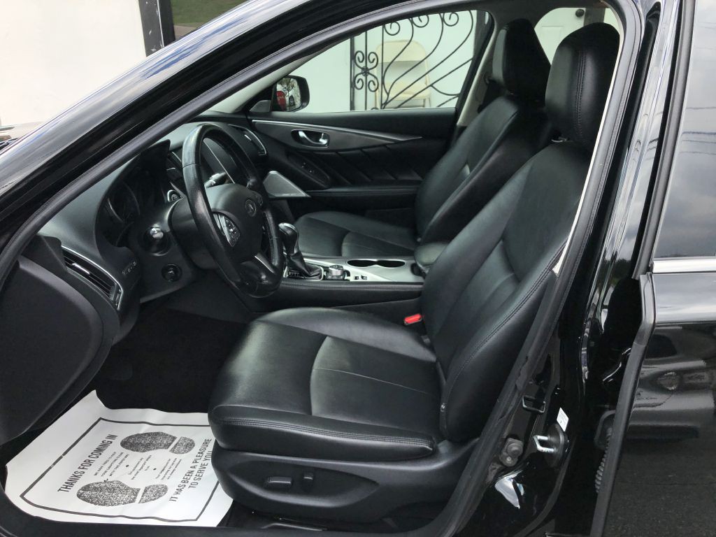 2017 INFINITI Q50 Image 8