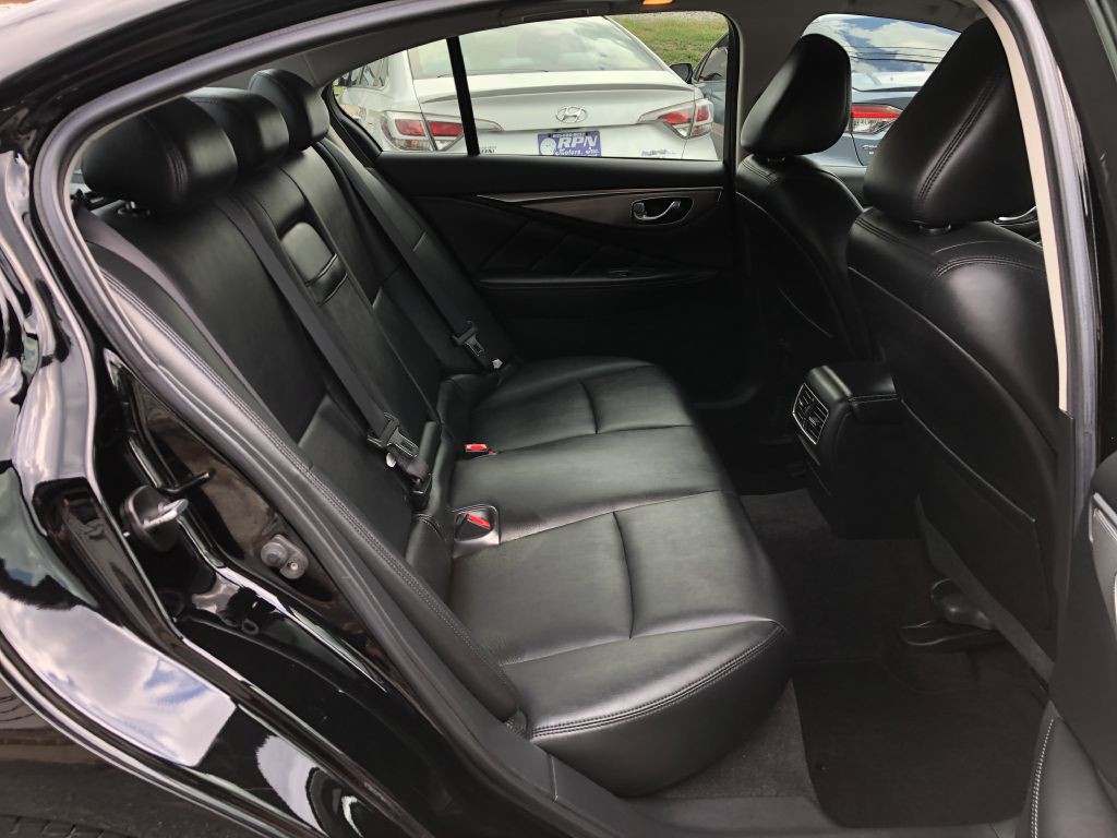 2017 INFINITI Q50 Image 11