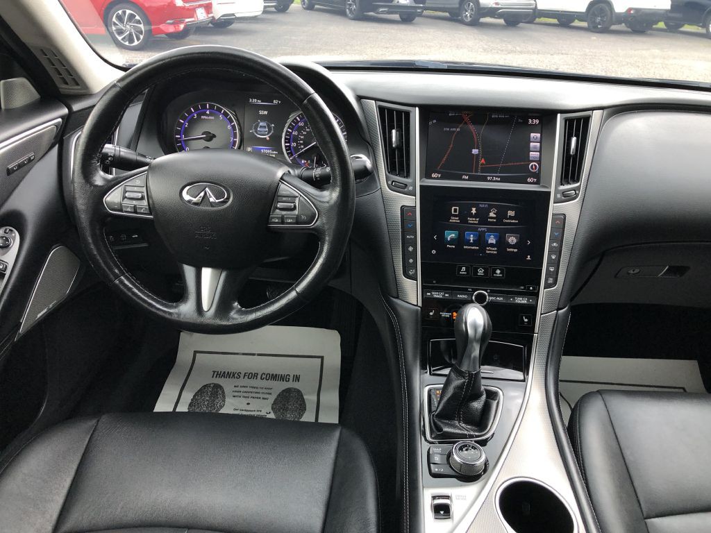 2017 INFINITI Q50 Image 13