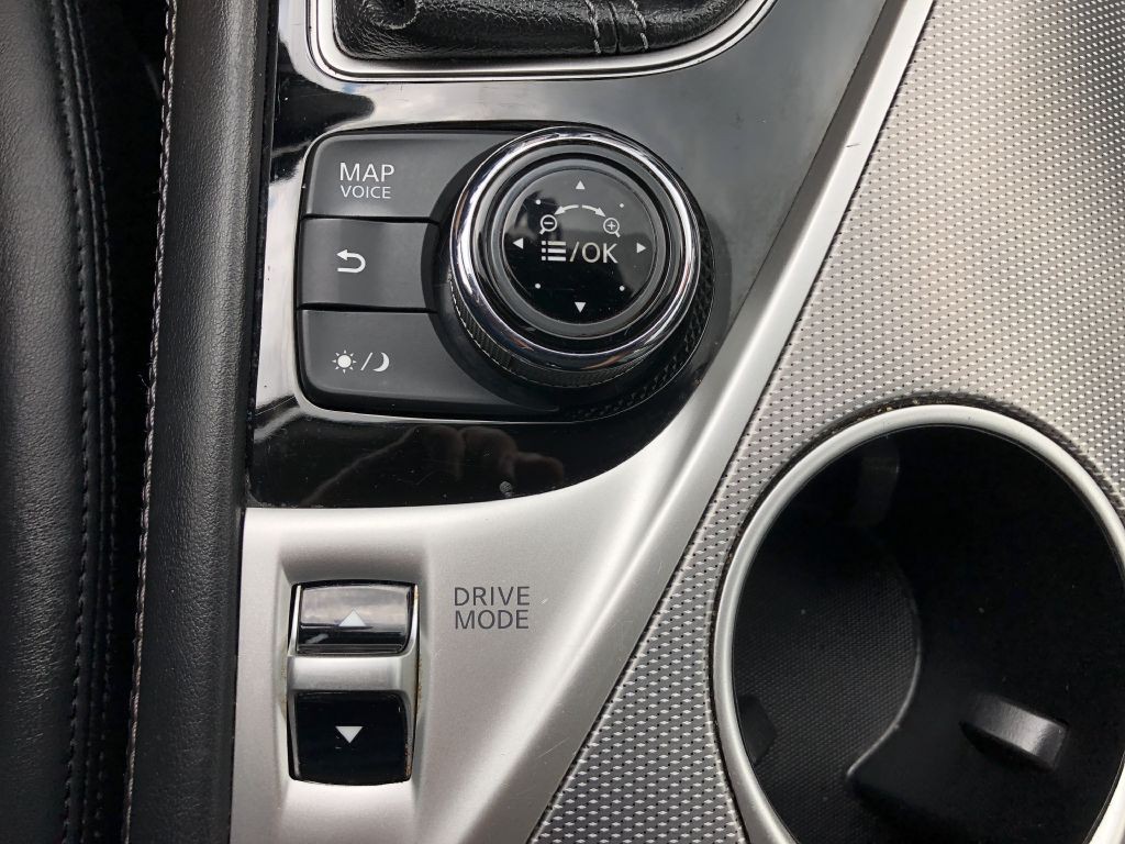 2017 INFINITI Q50 Image 18