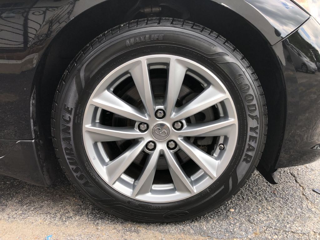 2017 INFINITI Q50 Image 35