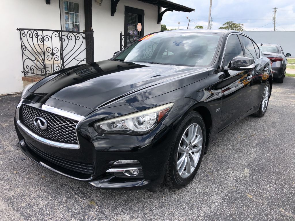2017 INFINITI Q50 Image 1