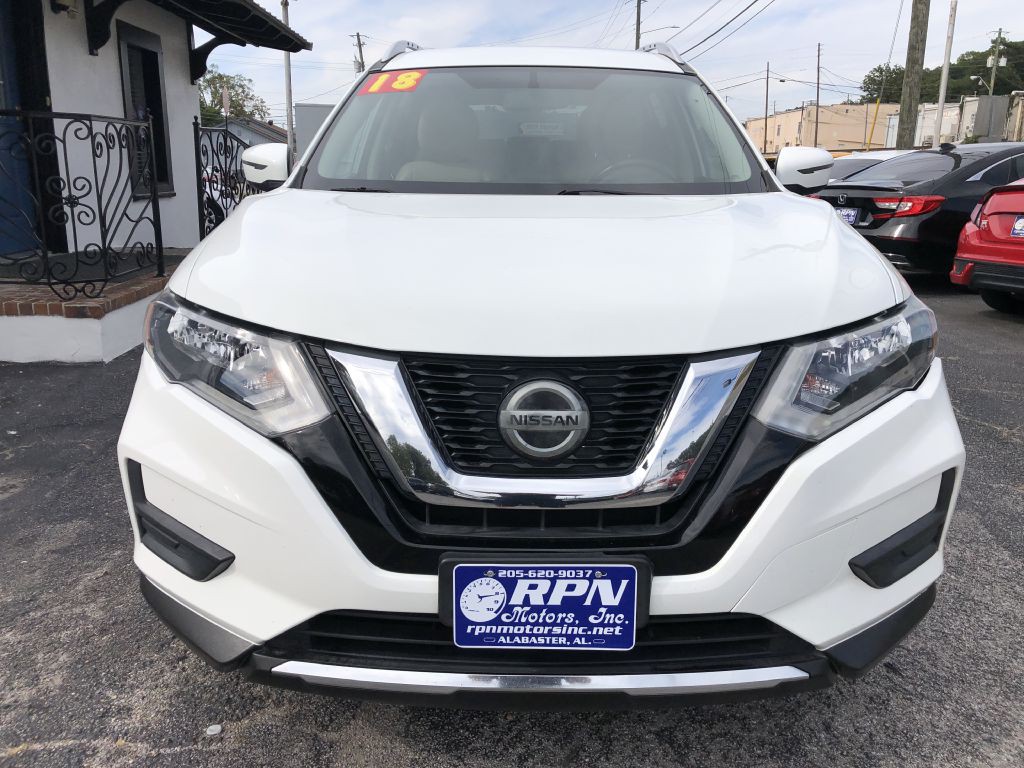 2018 Nissan Rogue Image 2