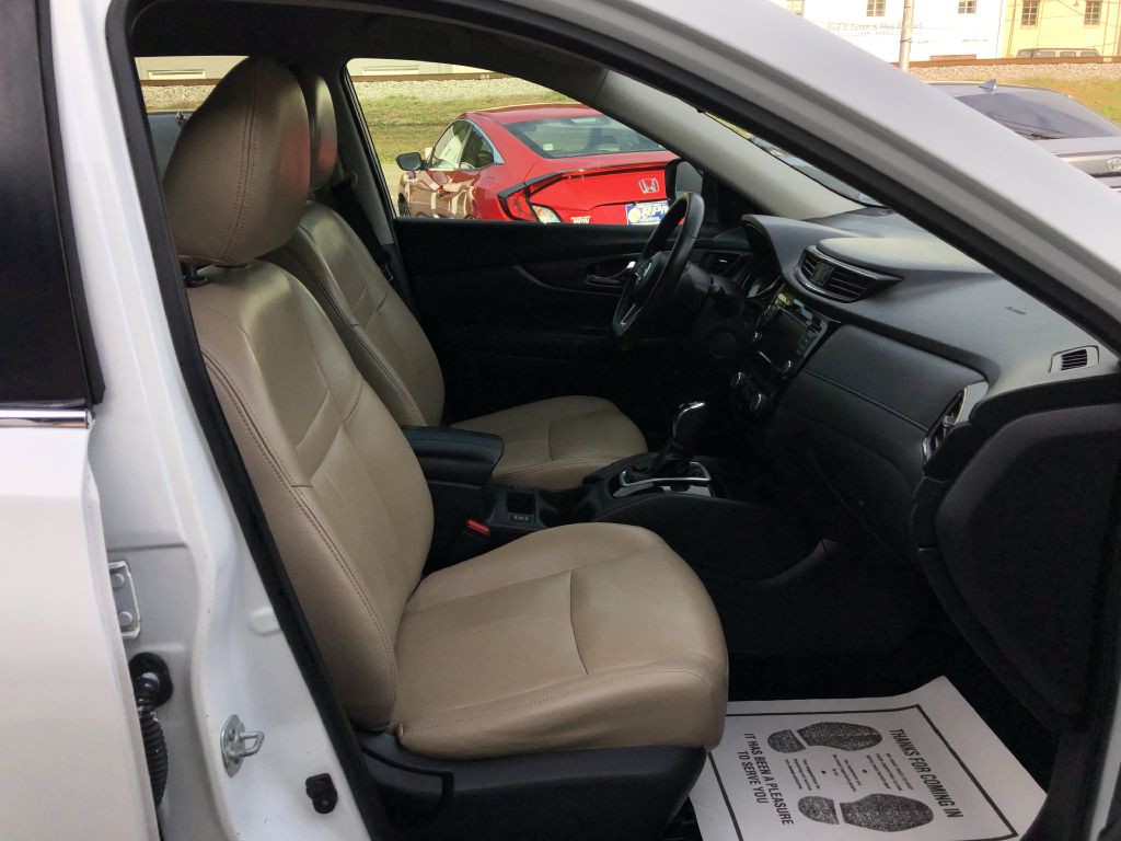2018 Nissan Rogue Image 14