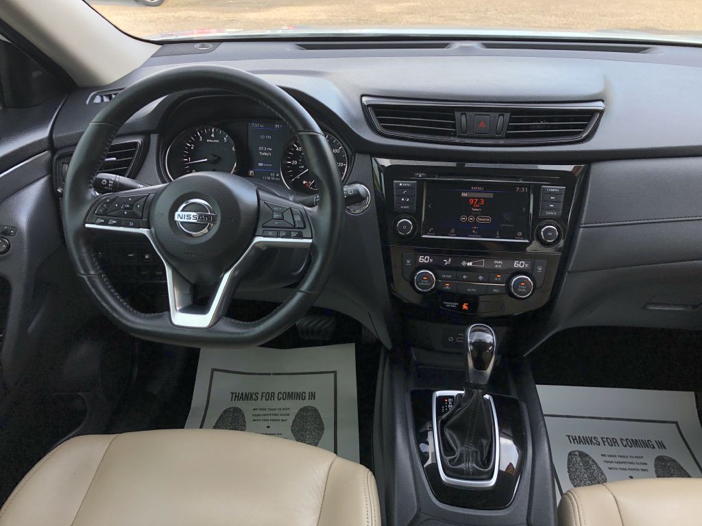 2018 Nissan Rogue Image 18