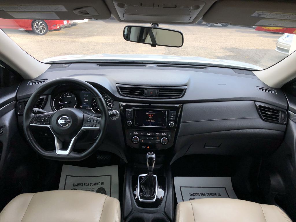 2018 Nissan Rogue Image 19