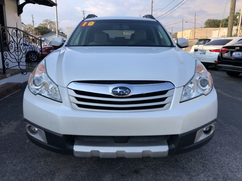 2010 Subaru Outback Image 2