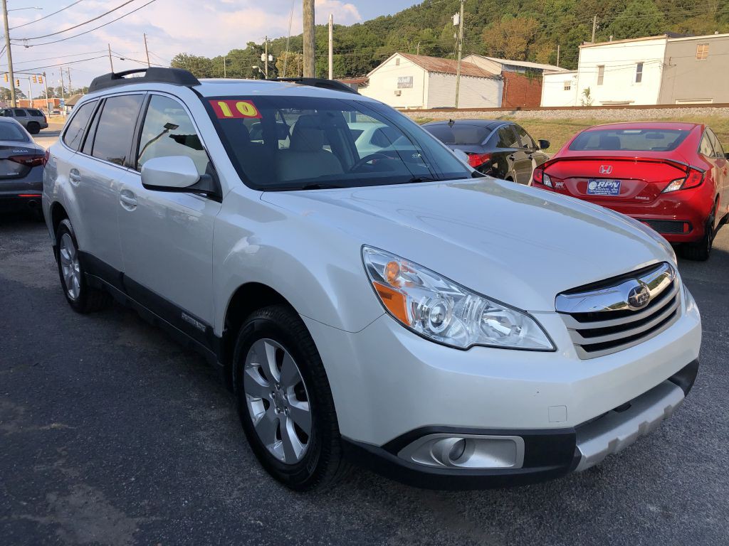 2010 Subaru Outback Image 3