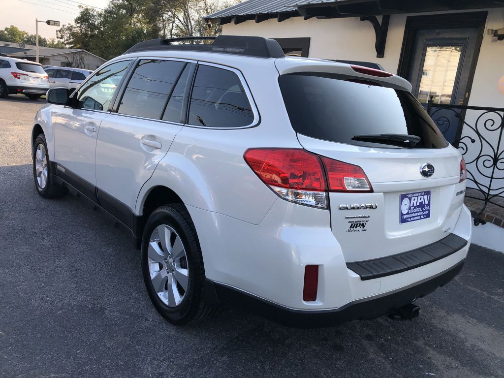 2010 Subaru Outback Image 5