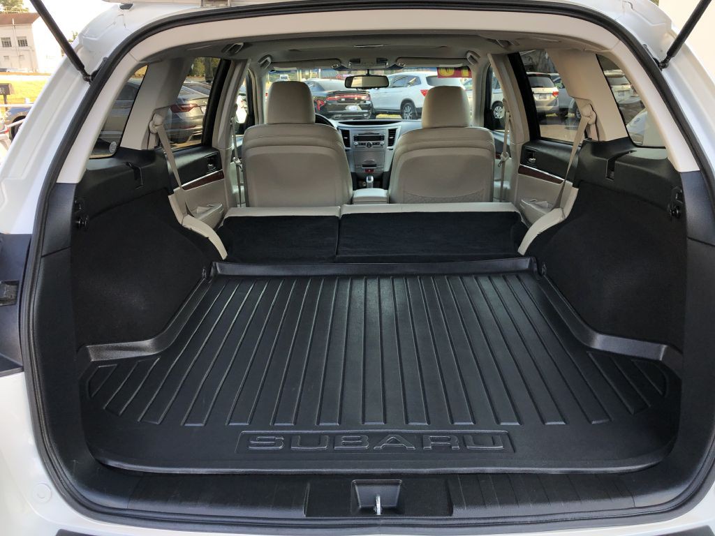 2010 Subaru Outback Image 9
